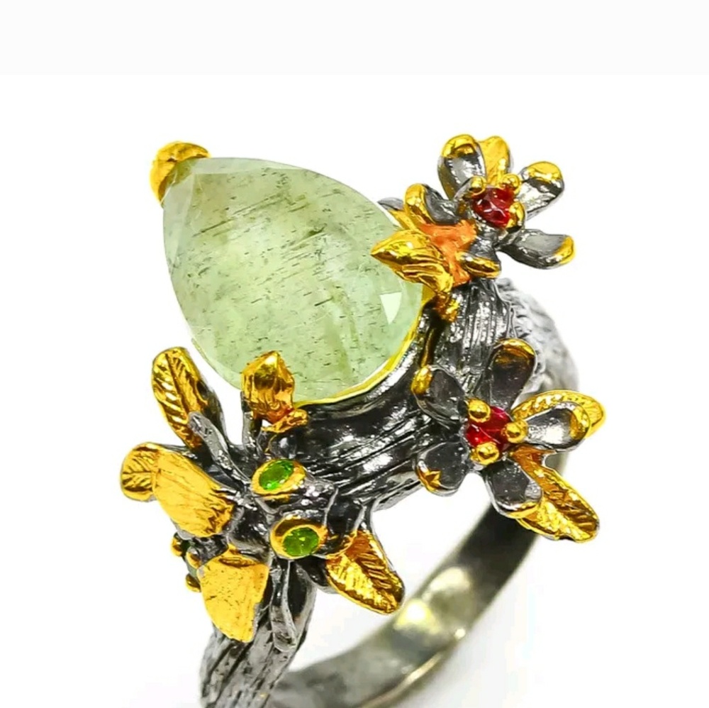 Stunning Aquamarine ring March's birthstone